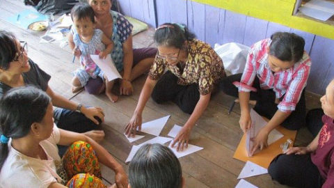 Kolaborasi Lintas Budaya Antara Ilmu DKV dan Kerajinan Tenun Sintang (bagian 1)